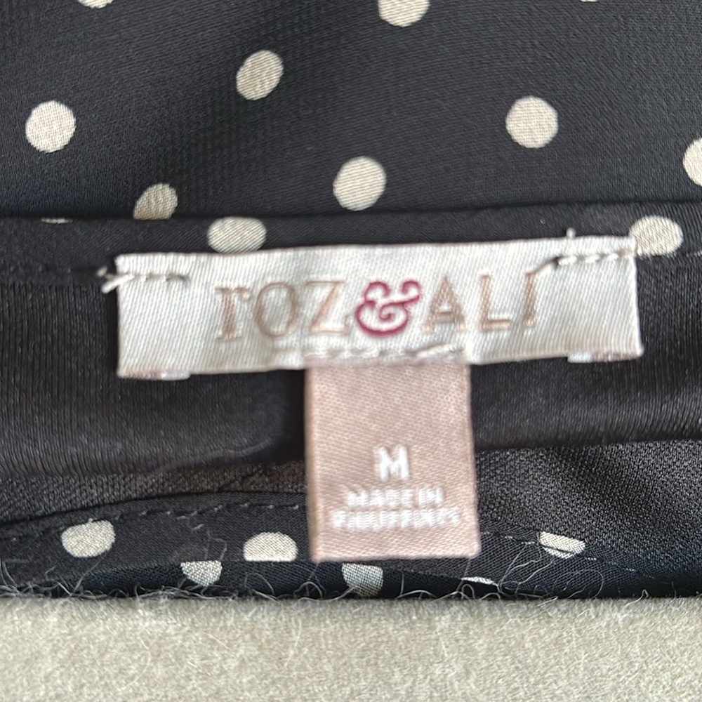 Roz & Ali Black and White Ruffled Short Sleeve Blouse - Picture 2 of 2